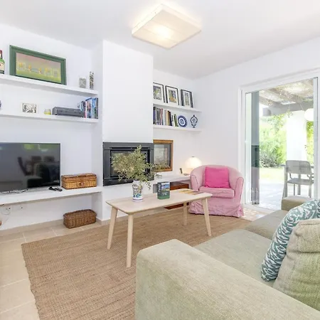 Heura Holiday home Biniancolla